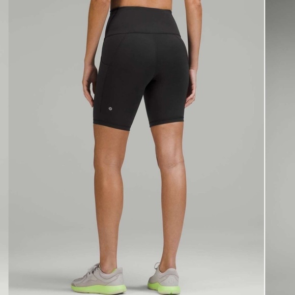 •Lululemon Wunder Train 8” HR short w/ pockets•​ - Picture 3 of 8